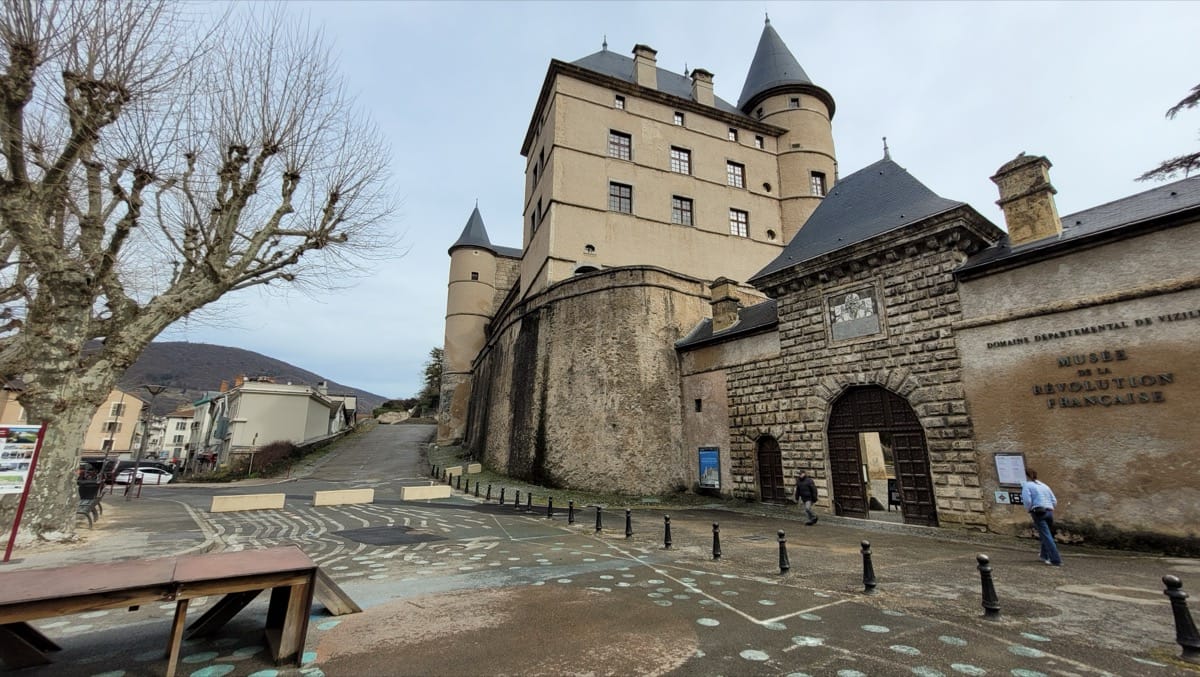 Rencontre conviviale — Place du Château